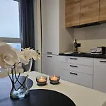Urban Apartments - Baildona 18B, Free Garage Apartment Katowice